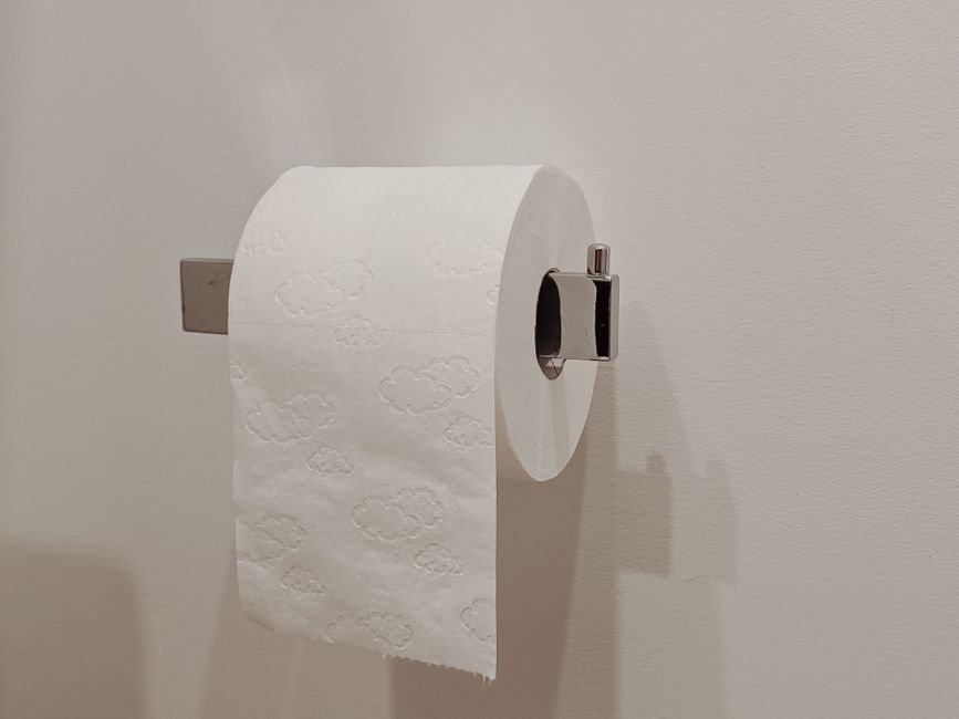 1. Suporte de parede simples e discreto