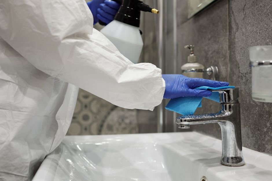 3. Use vinagre branco para dissolver a crosta de água dura