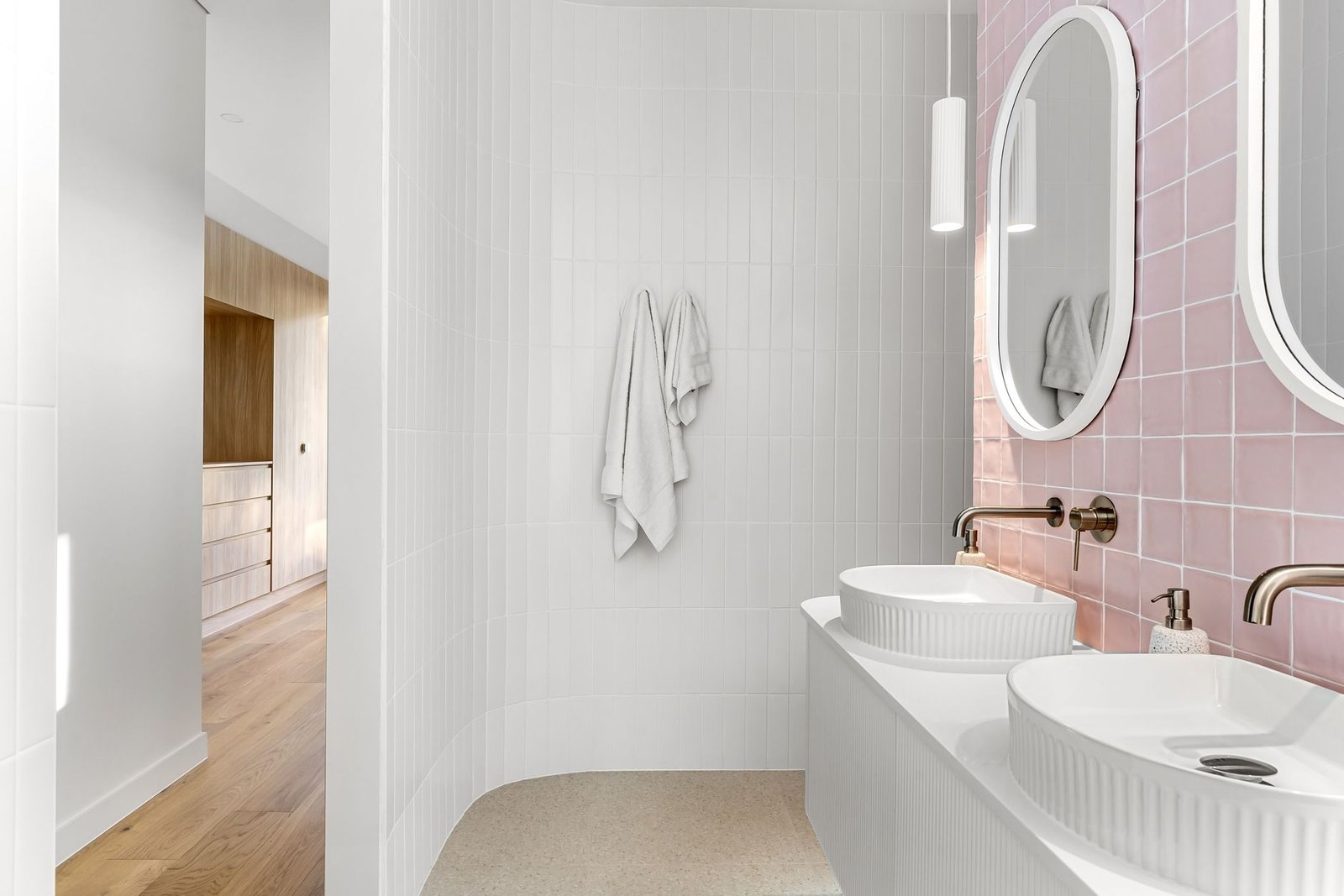 Banheiro rosa queimado: 5 erros para evitar na decoração