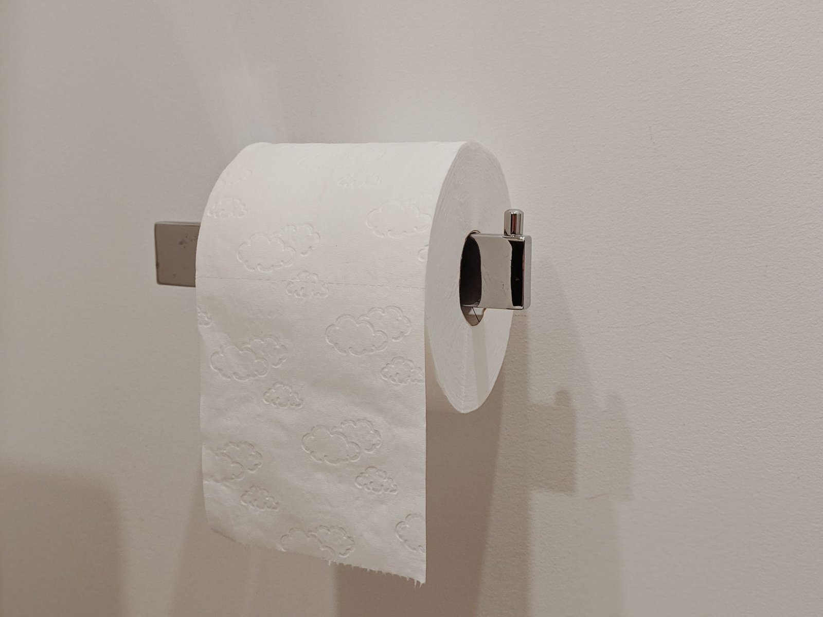Porta-papel higiênico: 8 ideias para o banheiro