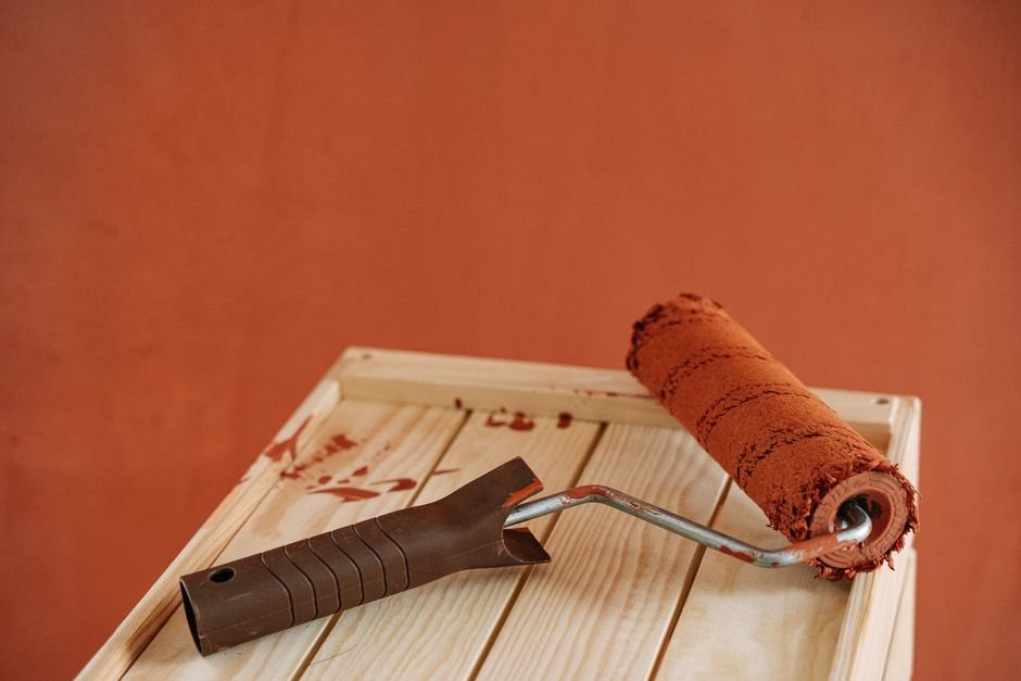 1. Escolher o laranja errado para o tamanho do banheiro