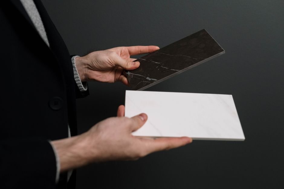 2. O preço: zellige custa muito mais que porcelanato comum