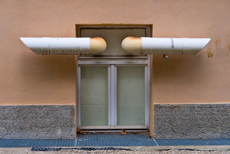 5 soluções para ventilar o banheiro sem janela