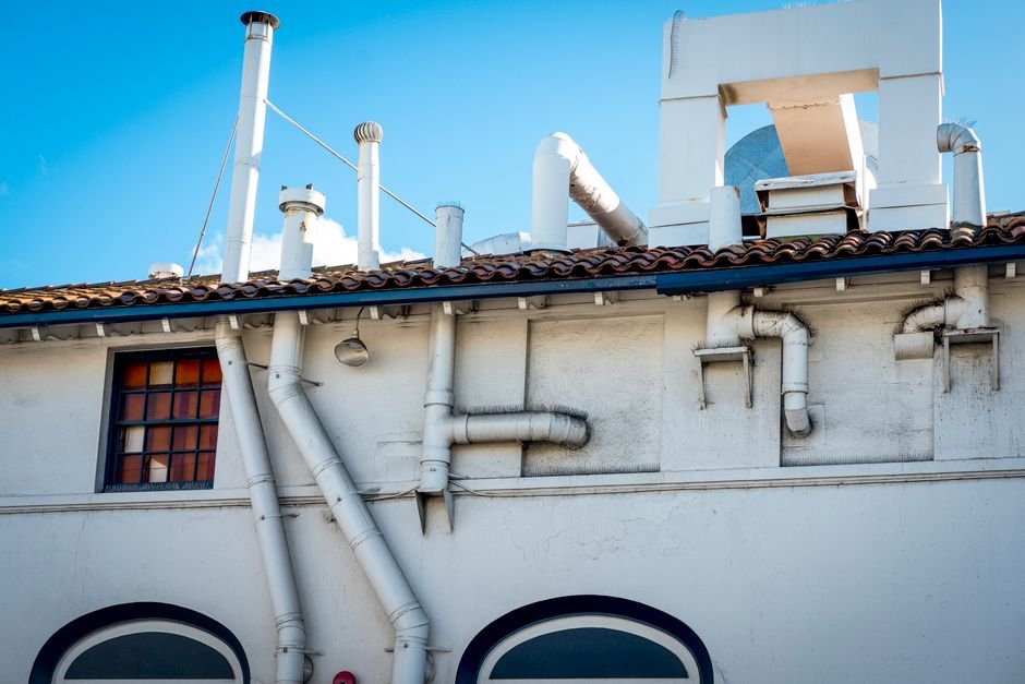 Causa #3: tubulação de ventilação do esgoto entupida