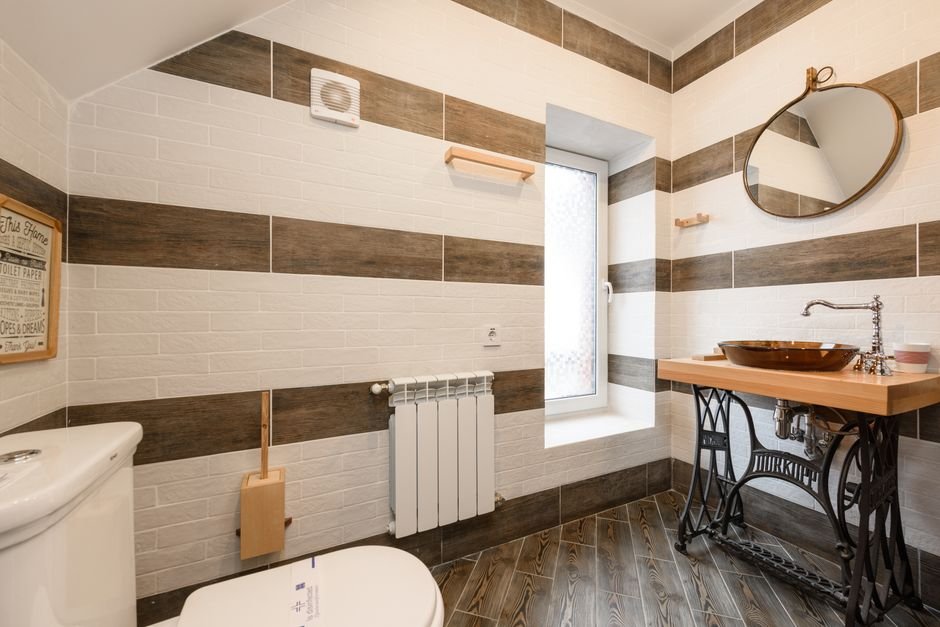 Erro #2: Escolher um padrão muito poluído para banheiro pequeno